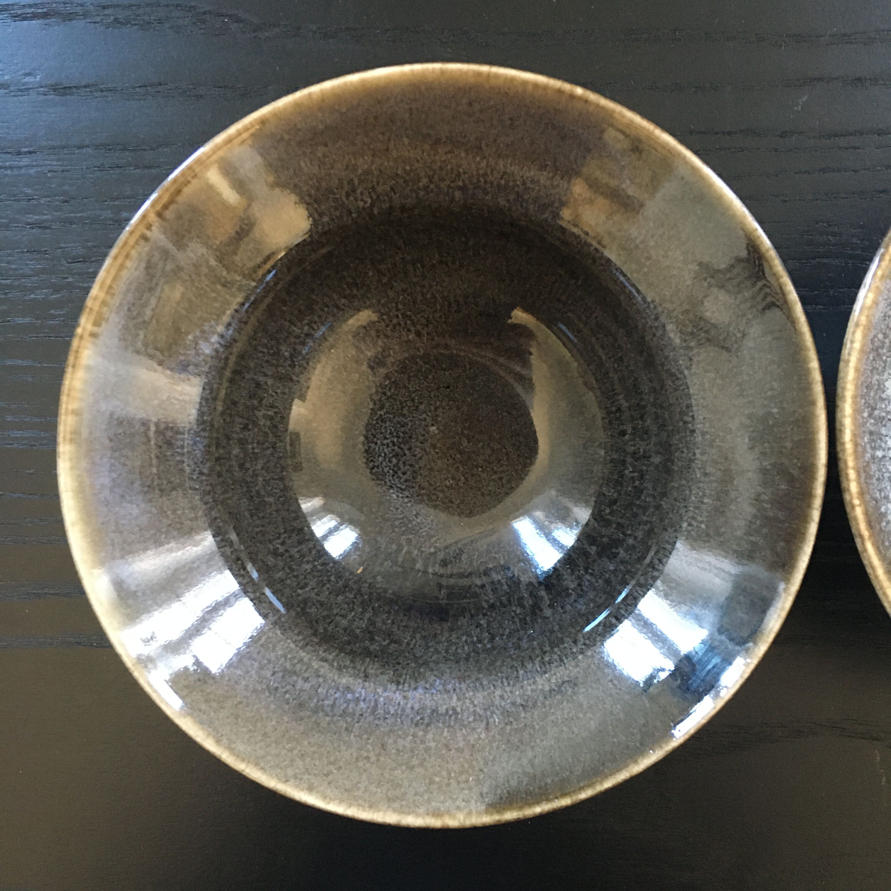 Lot 2 glazed stoneware cups