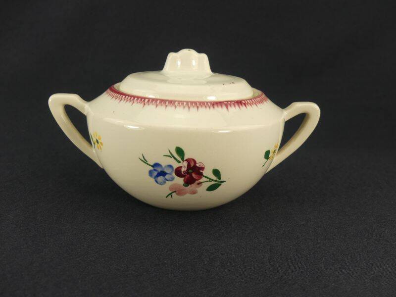 3-piece coffee service in Digoin earthenware with a flower decoration.