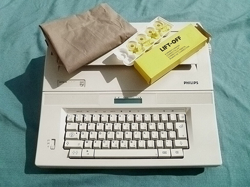 Philips electric typewriter