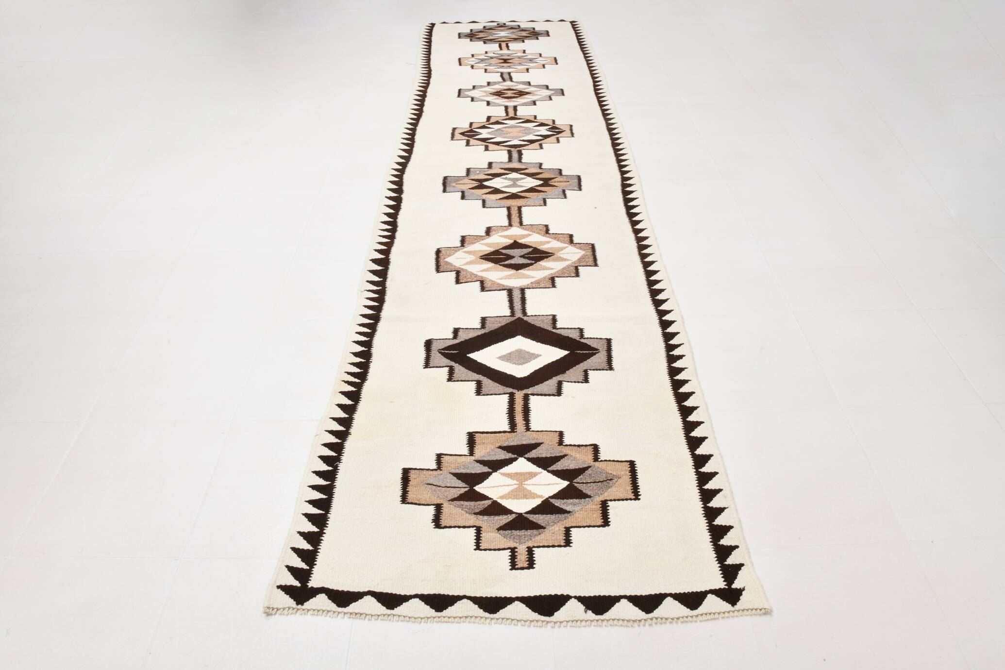 Tapis runner kilim vintage beige marron, motifs géométriques 388x101cm