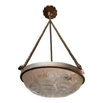 Molded glass basin suspension