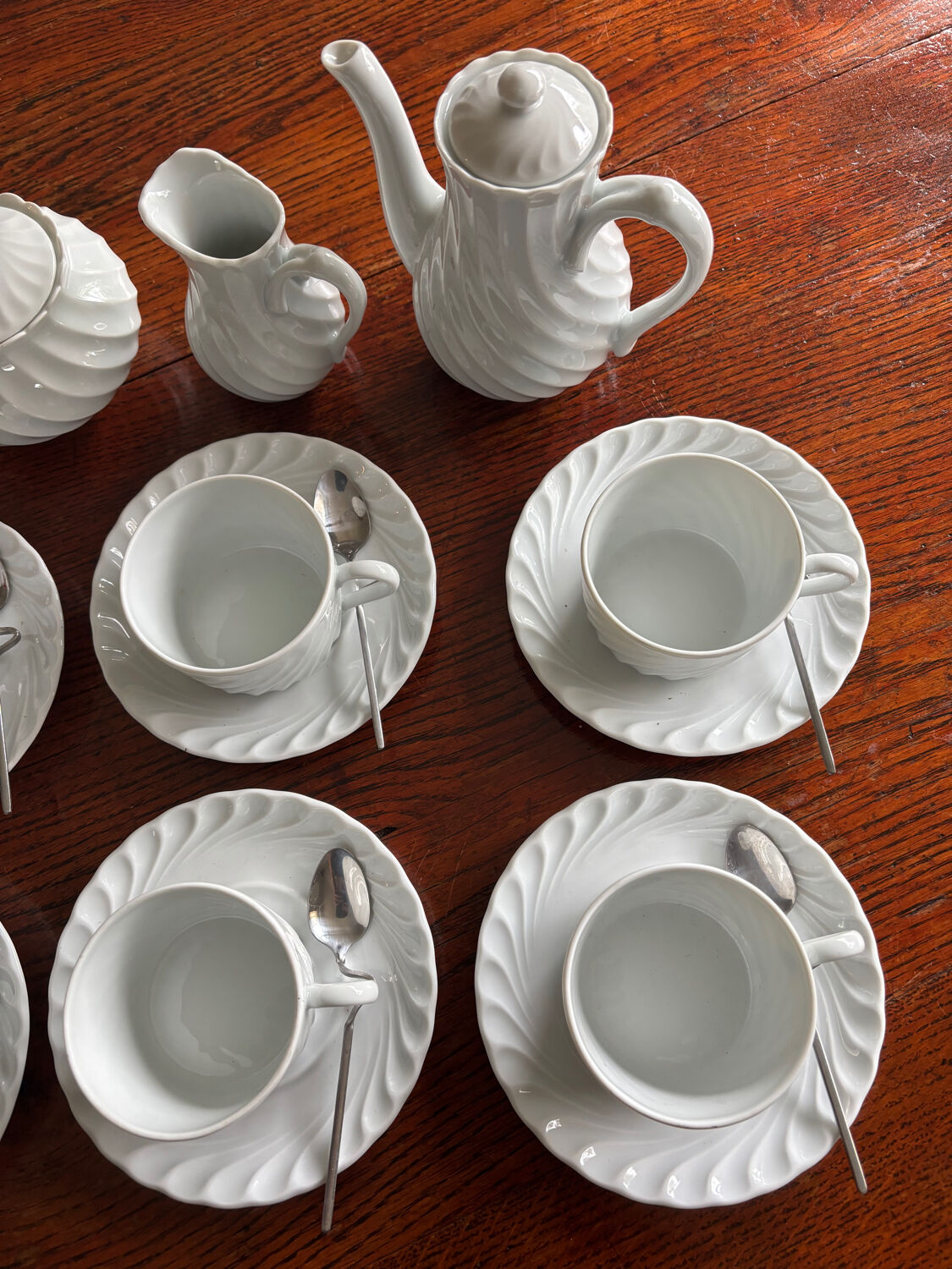 16-piece coffee service Haviland Limoges, excellent condition.