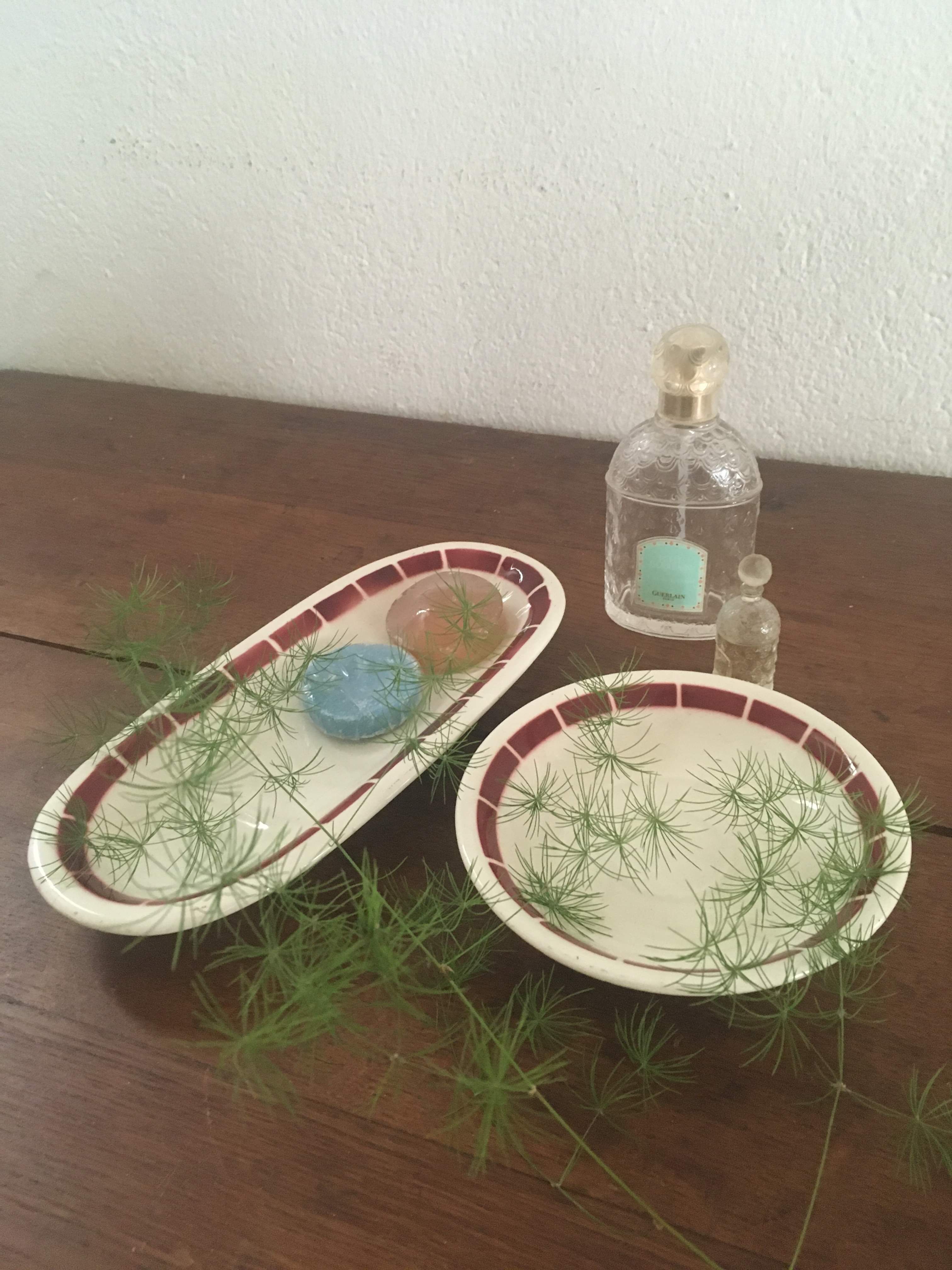 Soap holder assorted K-G Luneville France.