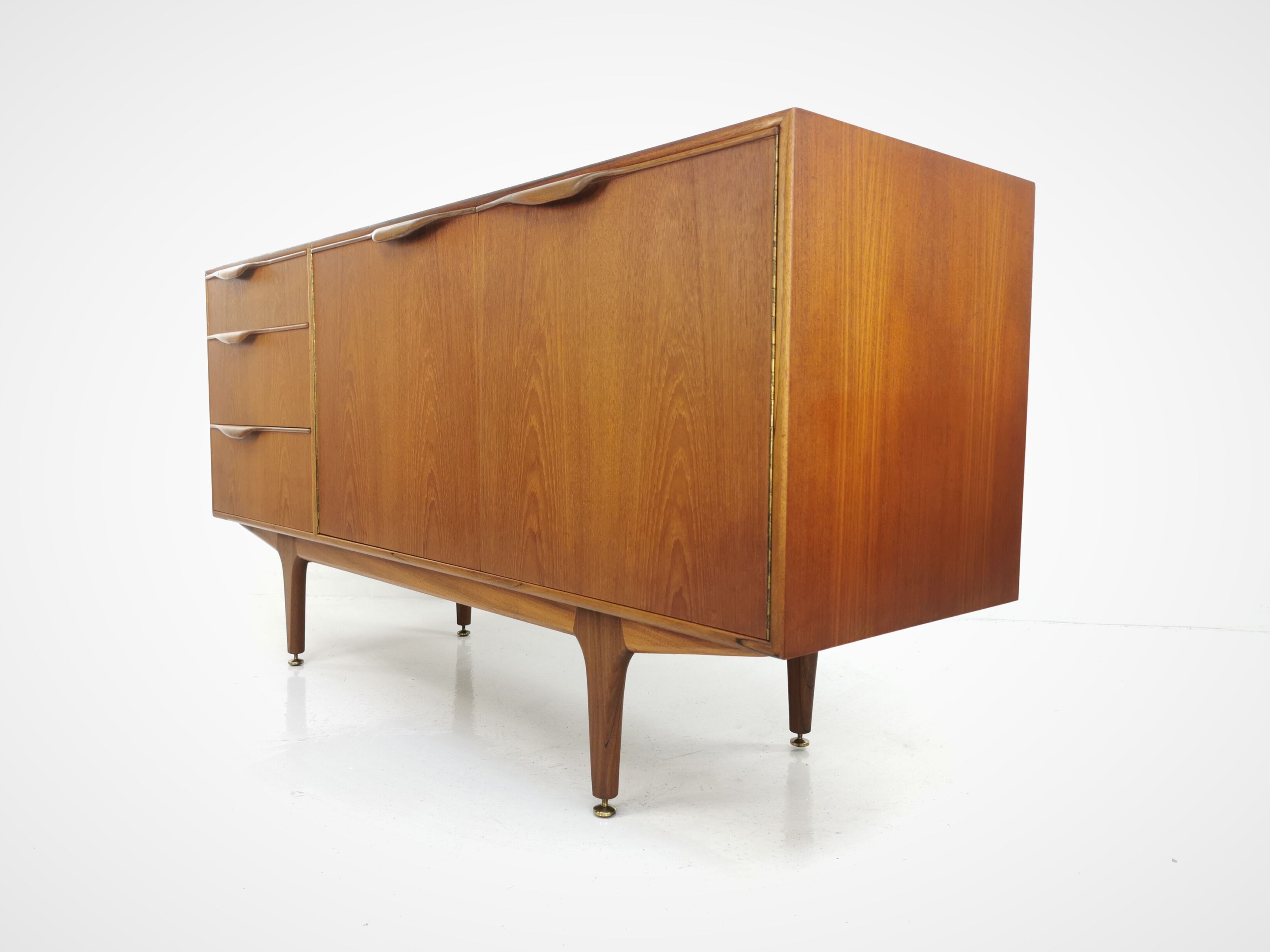 Designed by Tom Robertson, circa 1960