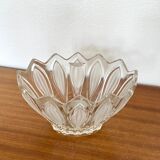 Vase / cache jar chiseled glass pattern ancient flowers