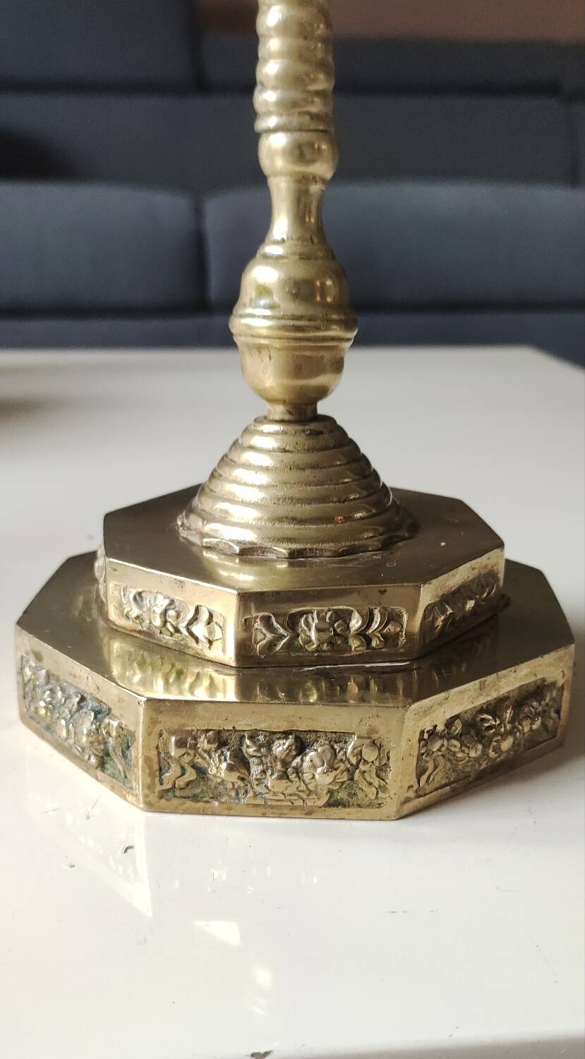 5-branched Jewish menorah/candlestick. Dedicated to mourning. In gilded bronze.