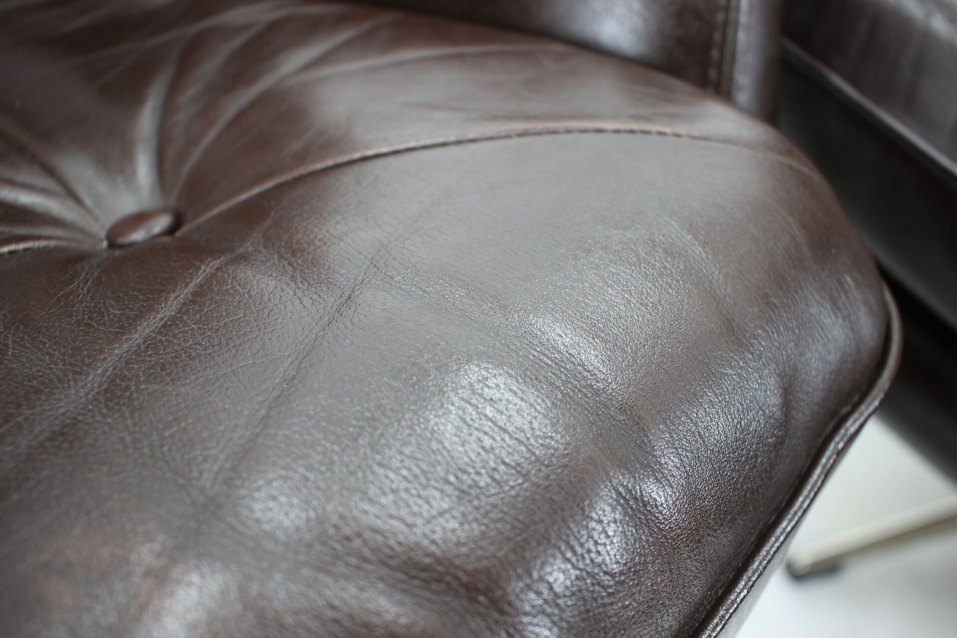 1970s Leatherette Swivel Lounge Chair