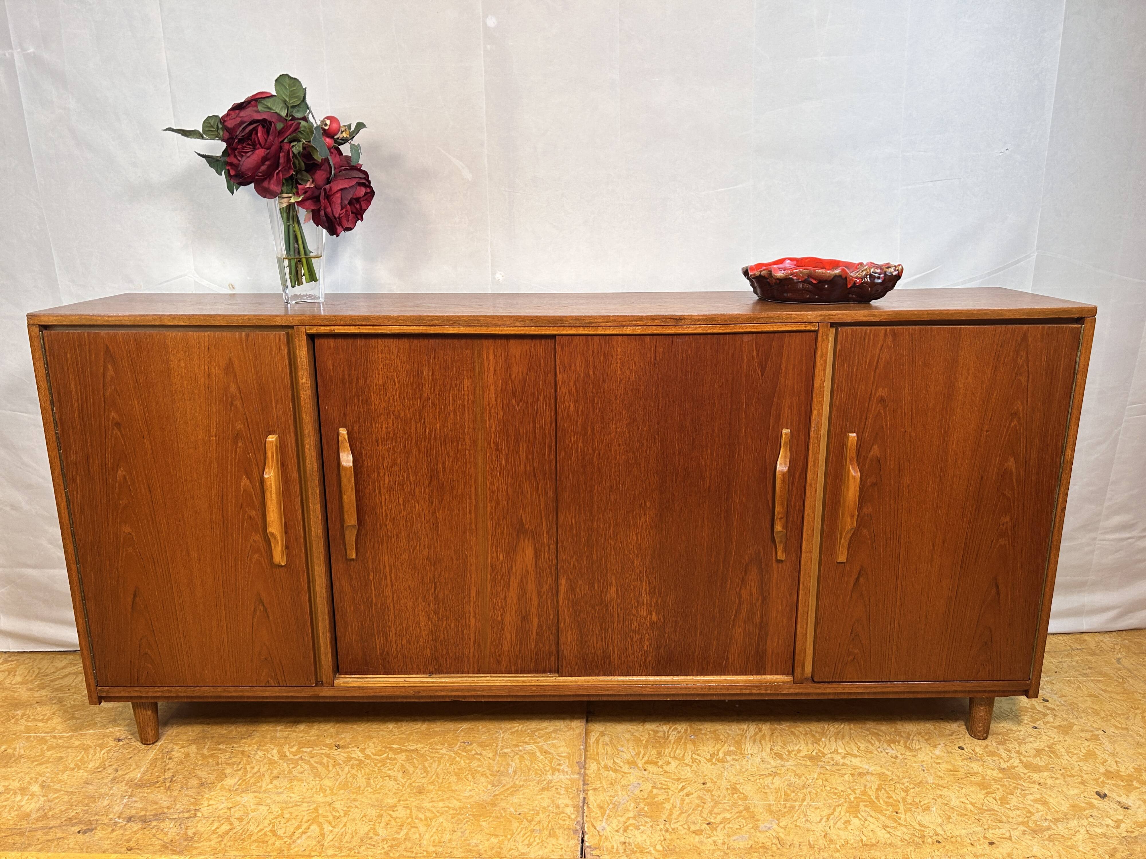 Mid-Century Retro Vintage Teak Sideboard – 1960s Space-Saving Elegance