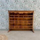 Shelf on foot