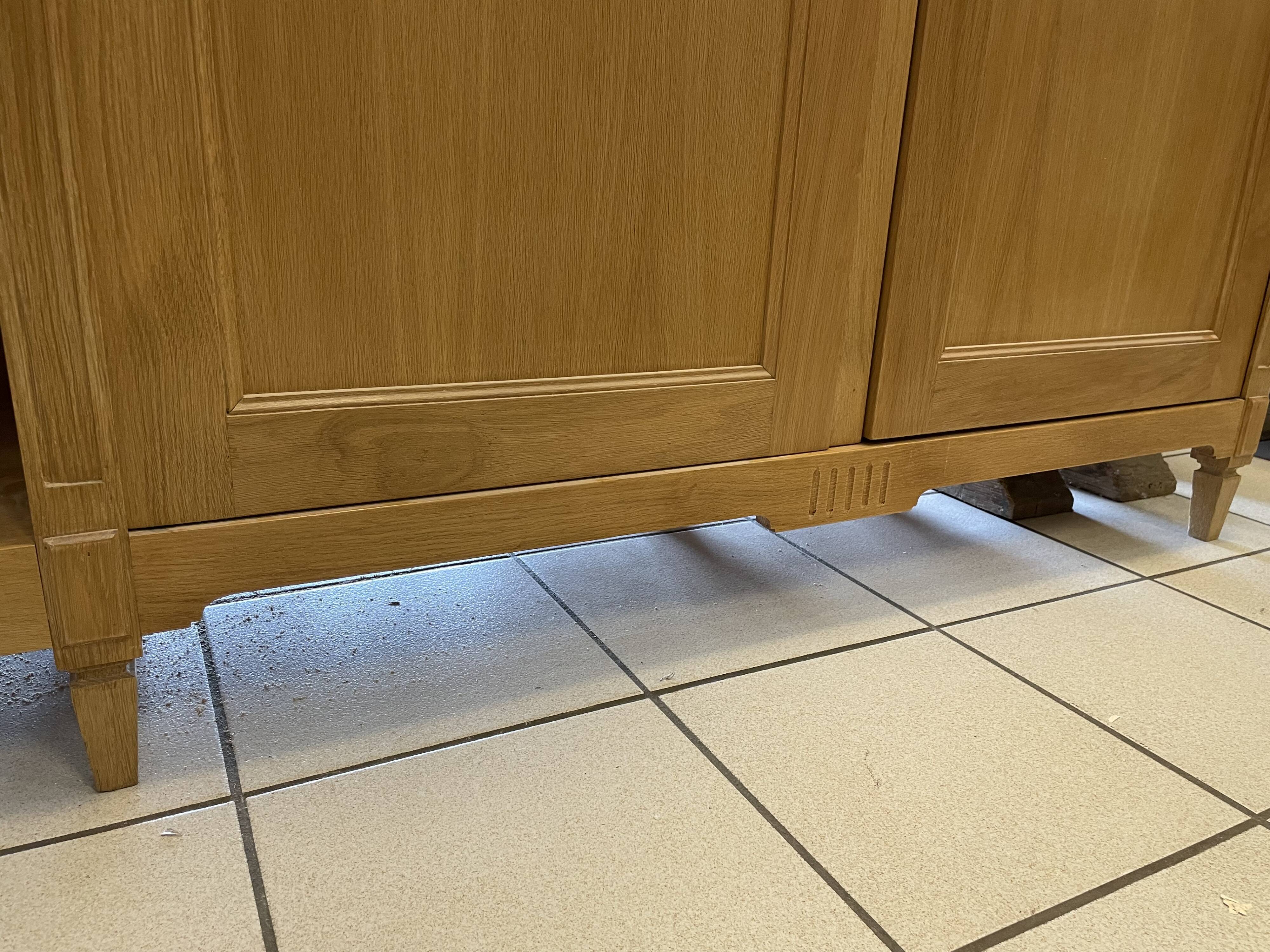 Wardrobe in solid oak