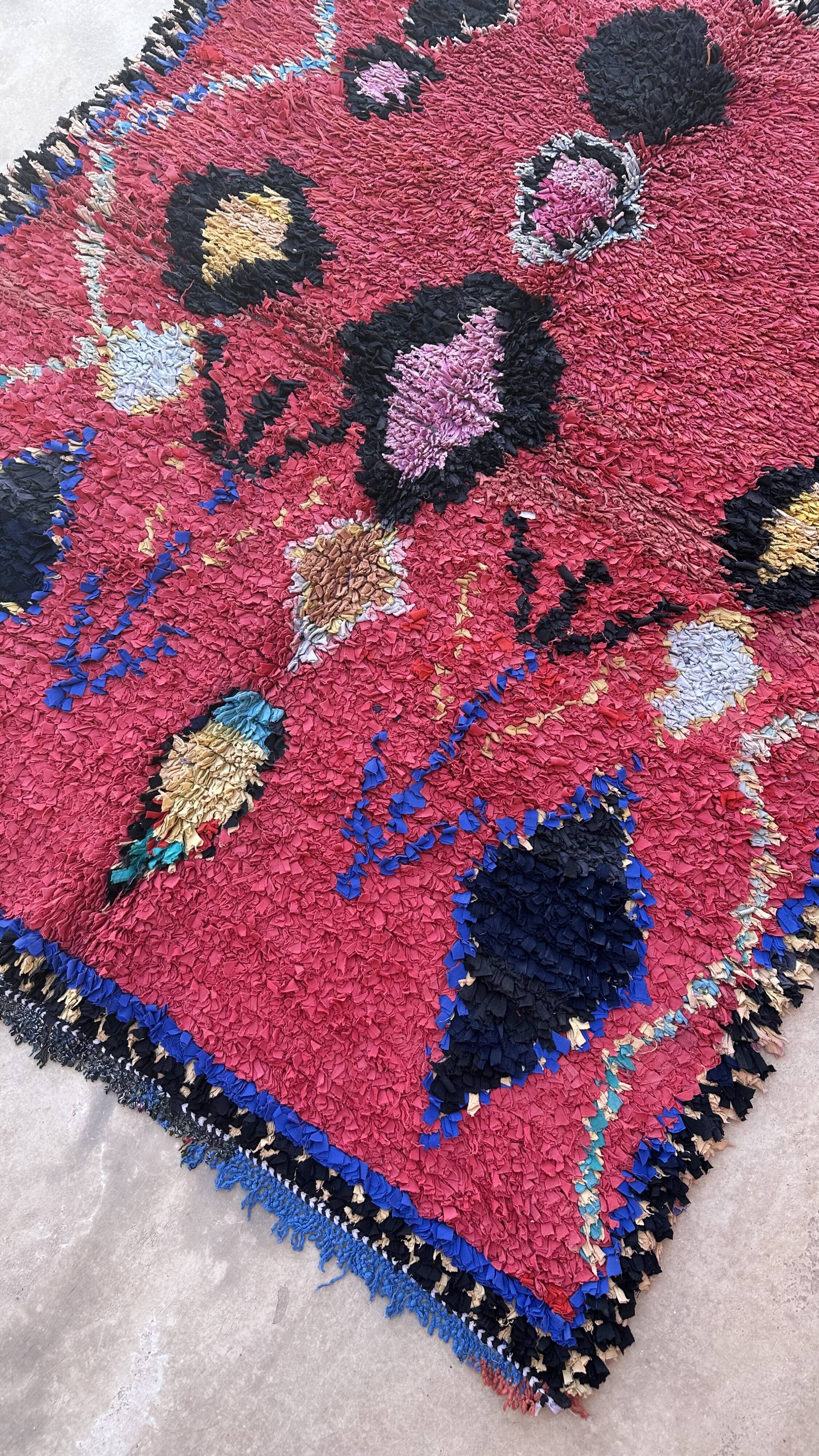 Moroccan red carpet - 152 x 193 cm
