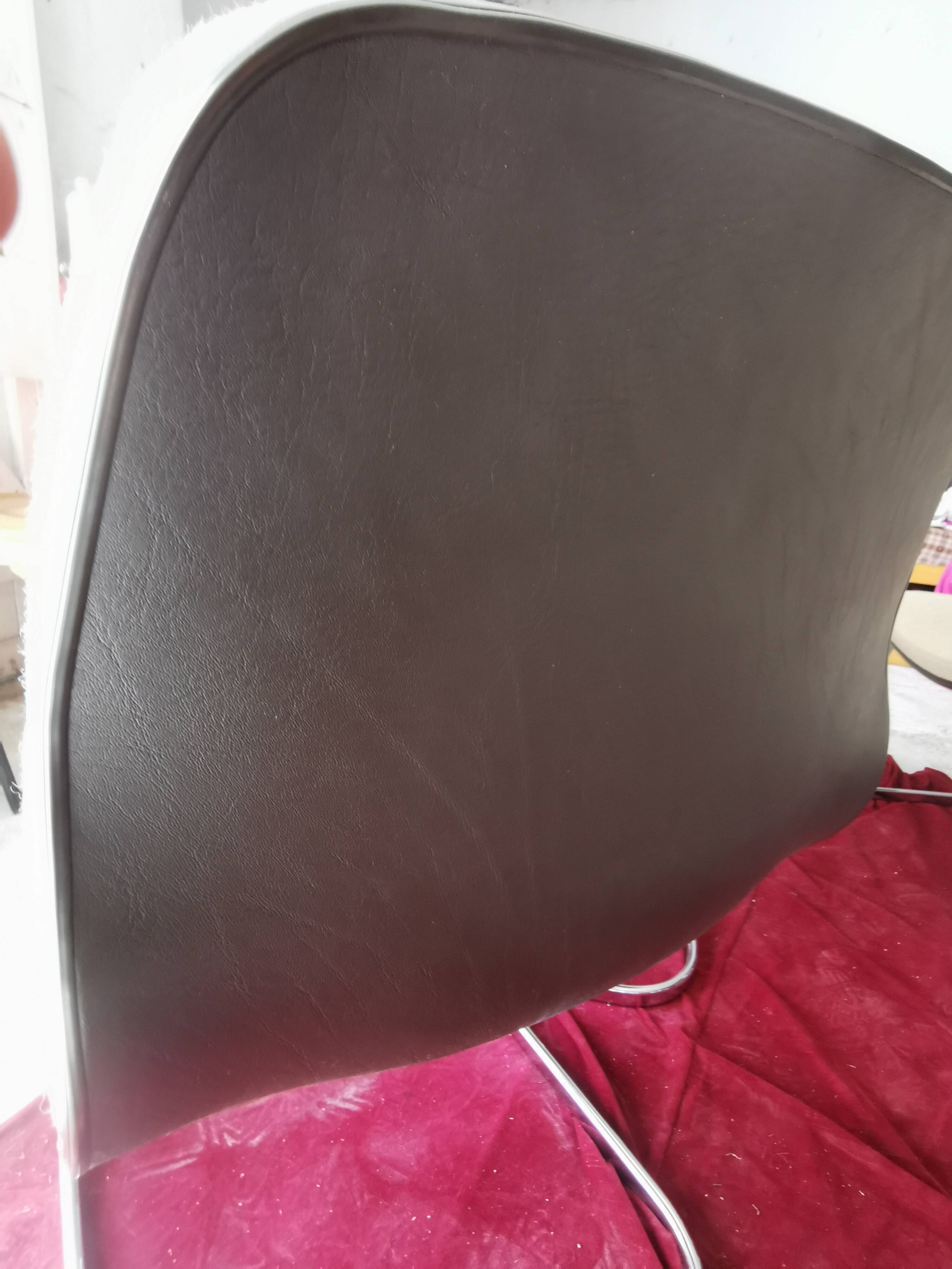 Ensemble de 6 chaises plus 1 fauteuil strafor année 70