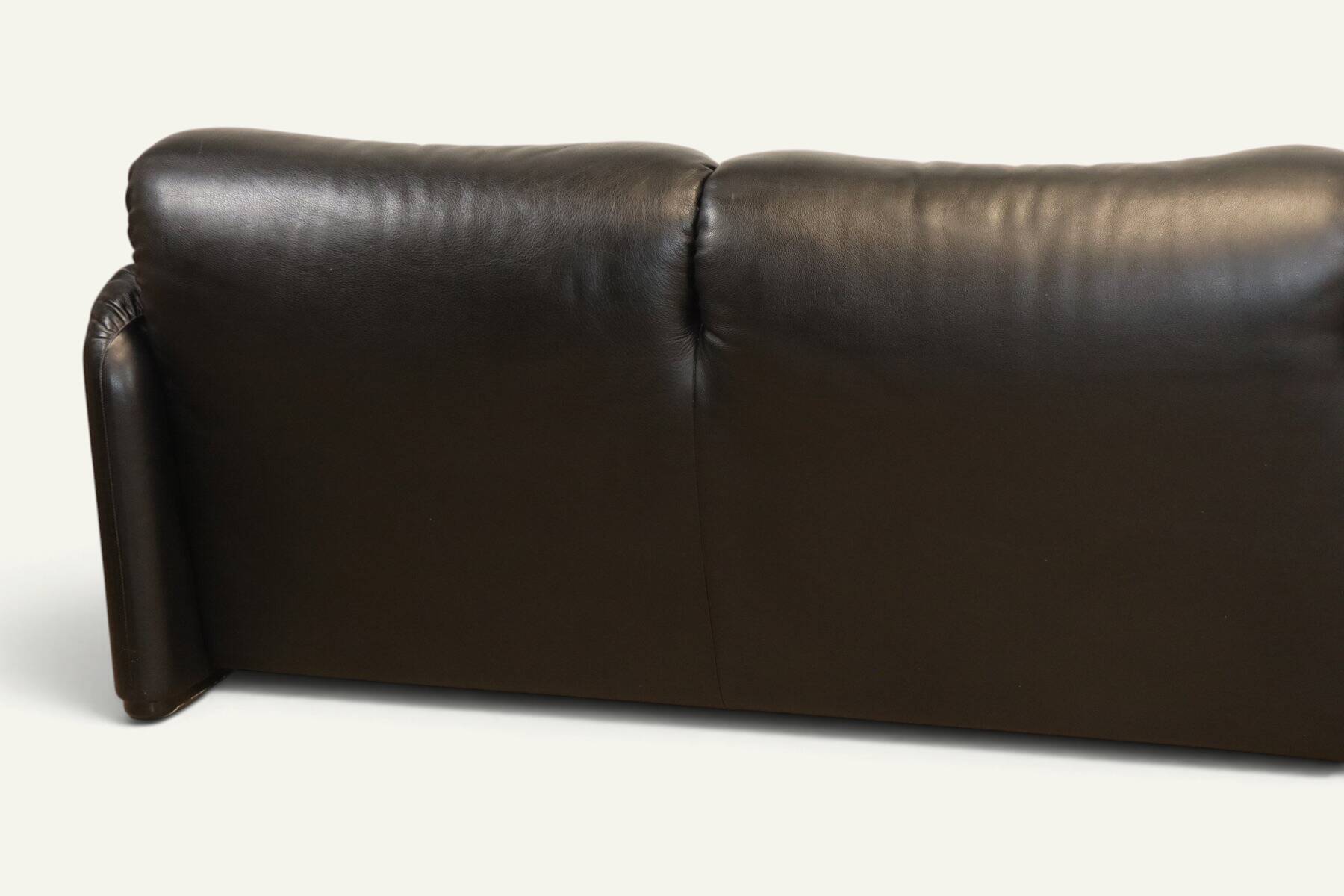 Maralunga 3-seater sofa in black leather by Vico Magistretti for Cassina