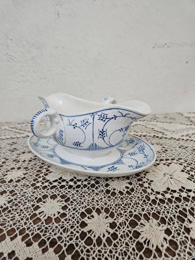 Earthenware gravy boat
