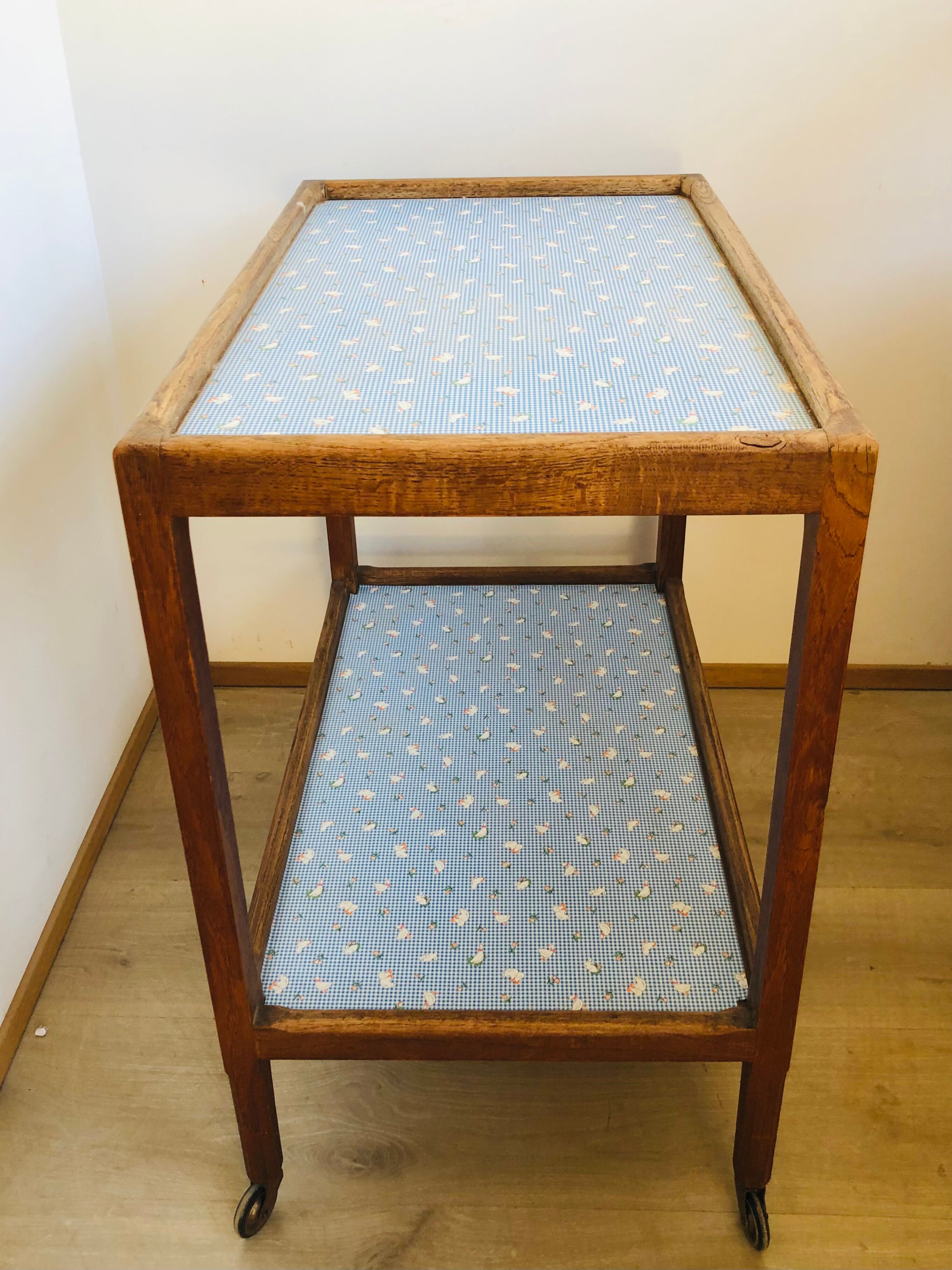 Rolling service 50s/60s in oak and bluish vinelia