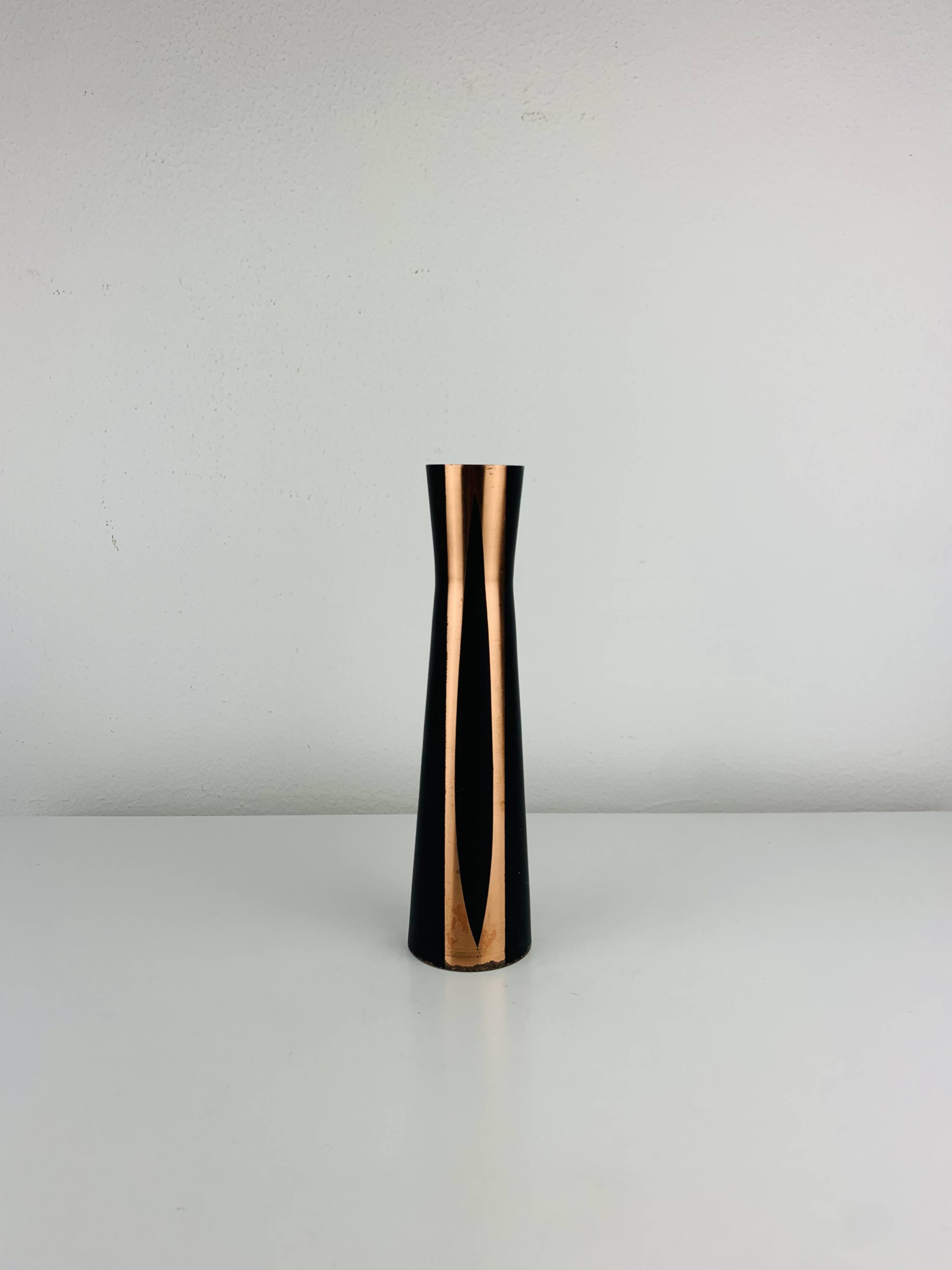 Scandinavian style vase in black metal and copper, 1960s.