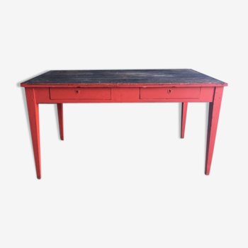 Table ferme rouge basque