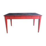 Table red