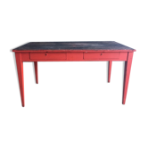 Table ferme rouge basque