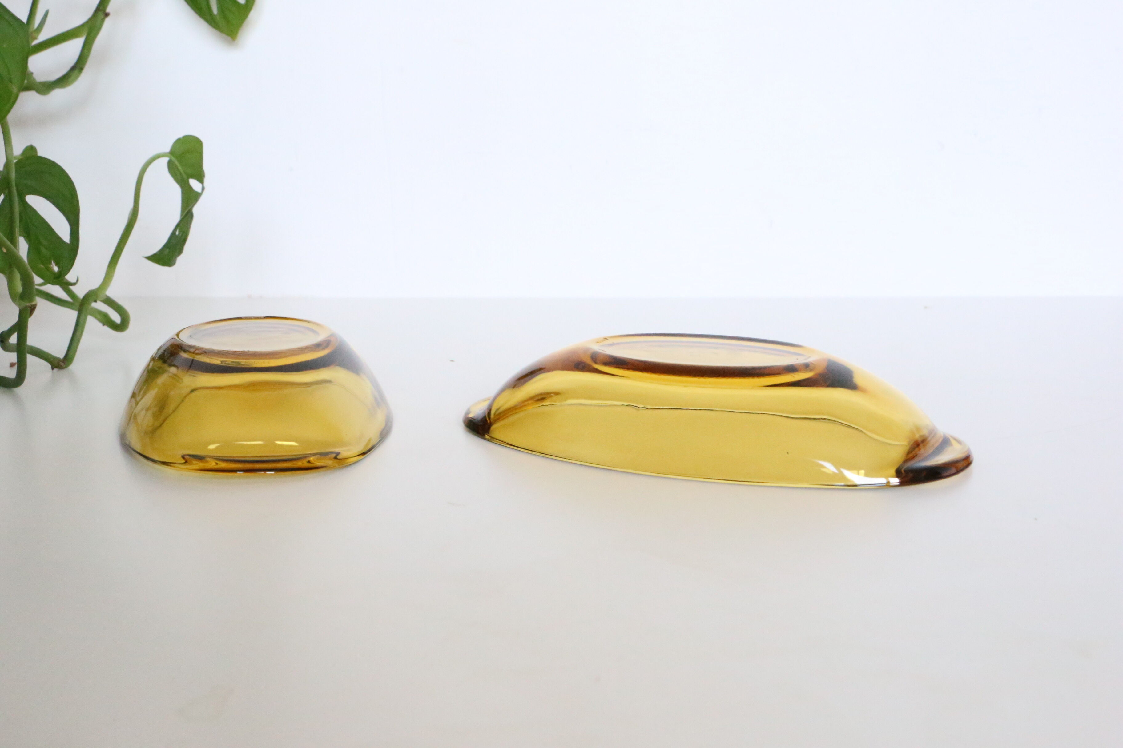 2 raviers rectangulaire en verre ambré, Vereco, vintage