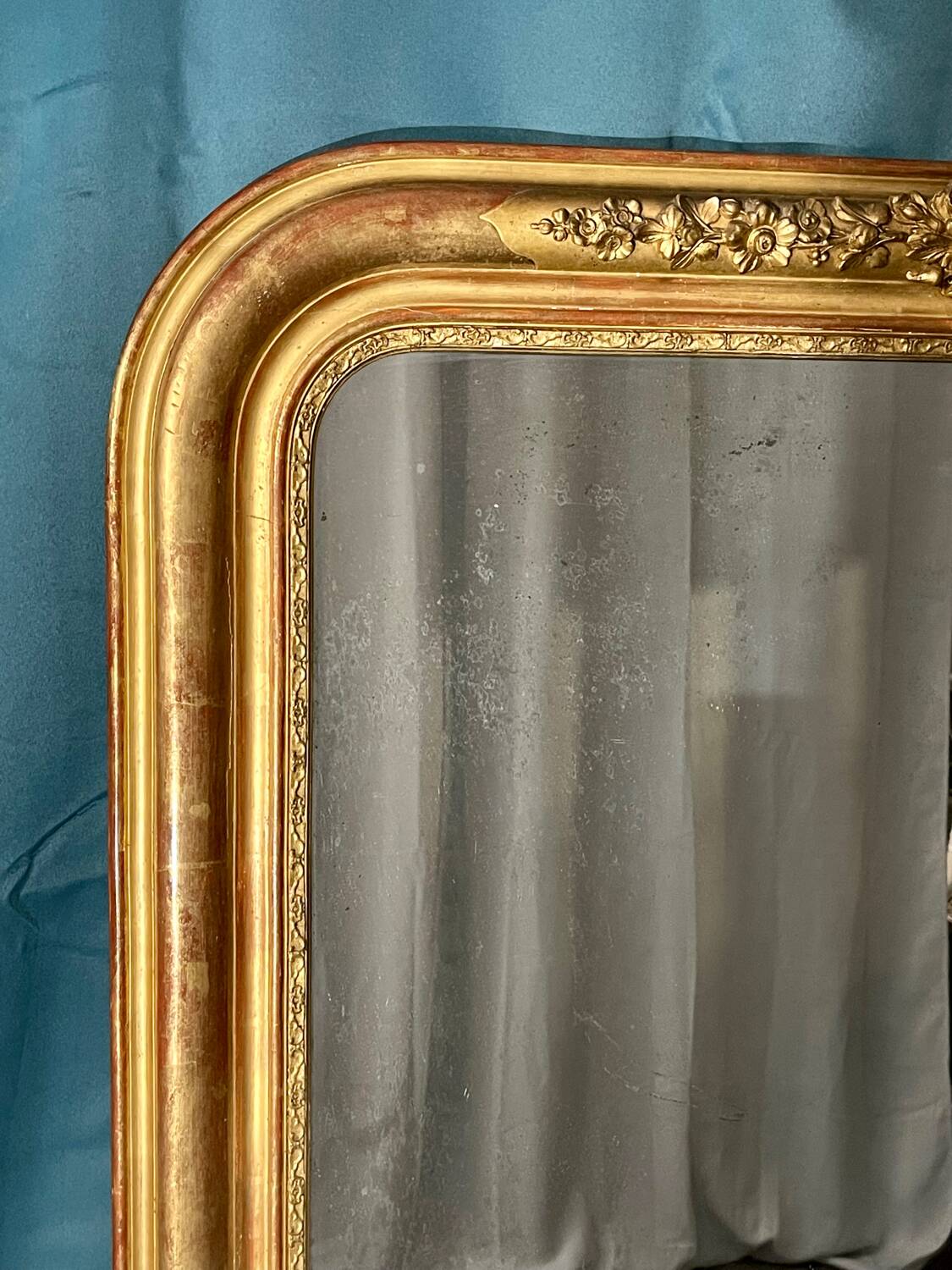 Old mirror from the Louis Philippe period around 1840, original leaf gilding, good condition