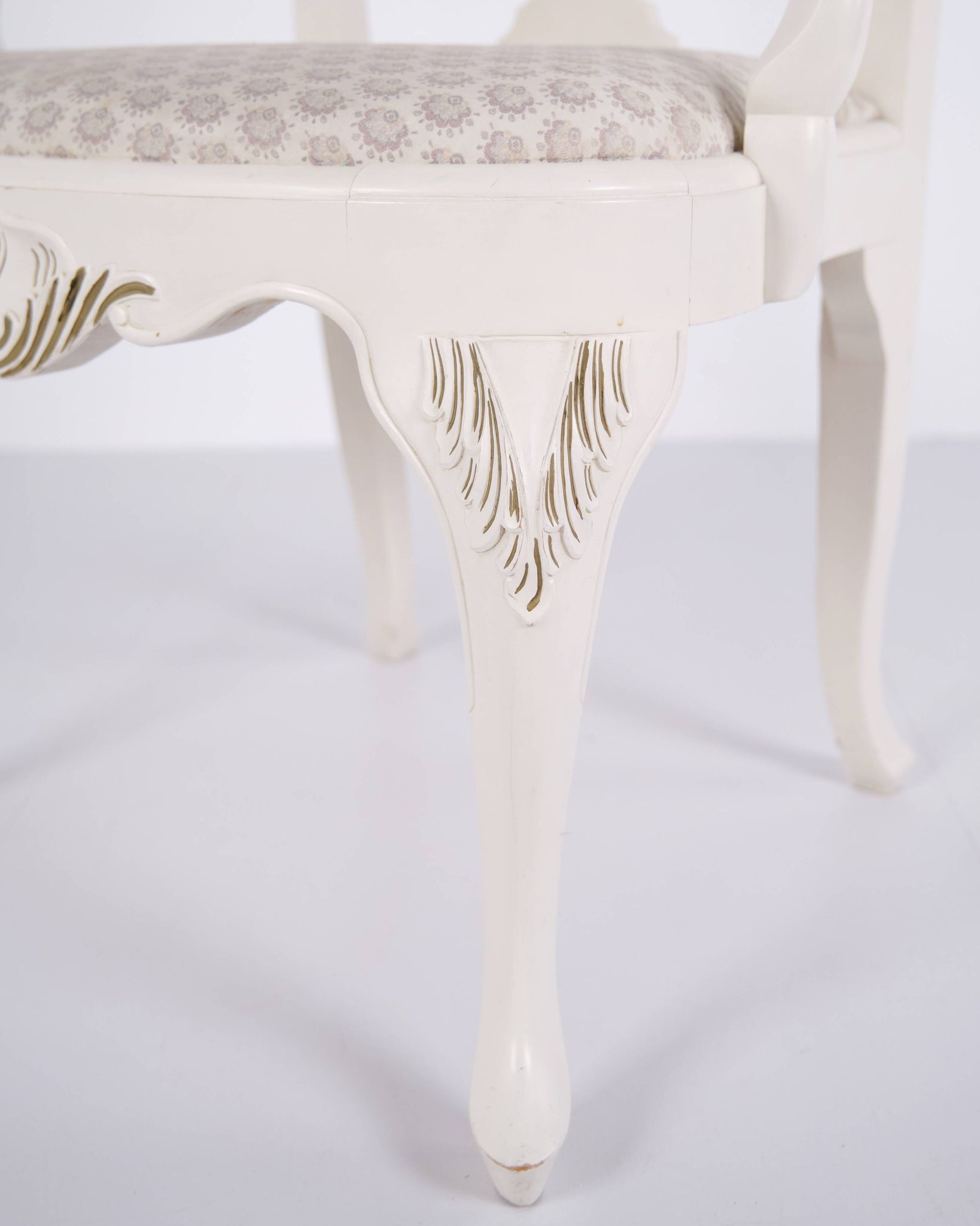 A pair of armchairs – neo rococo style – white painted with decorative details – 1920s