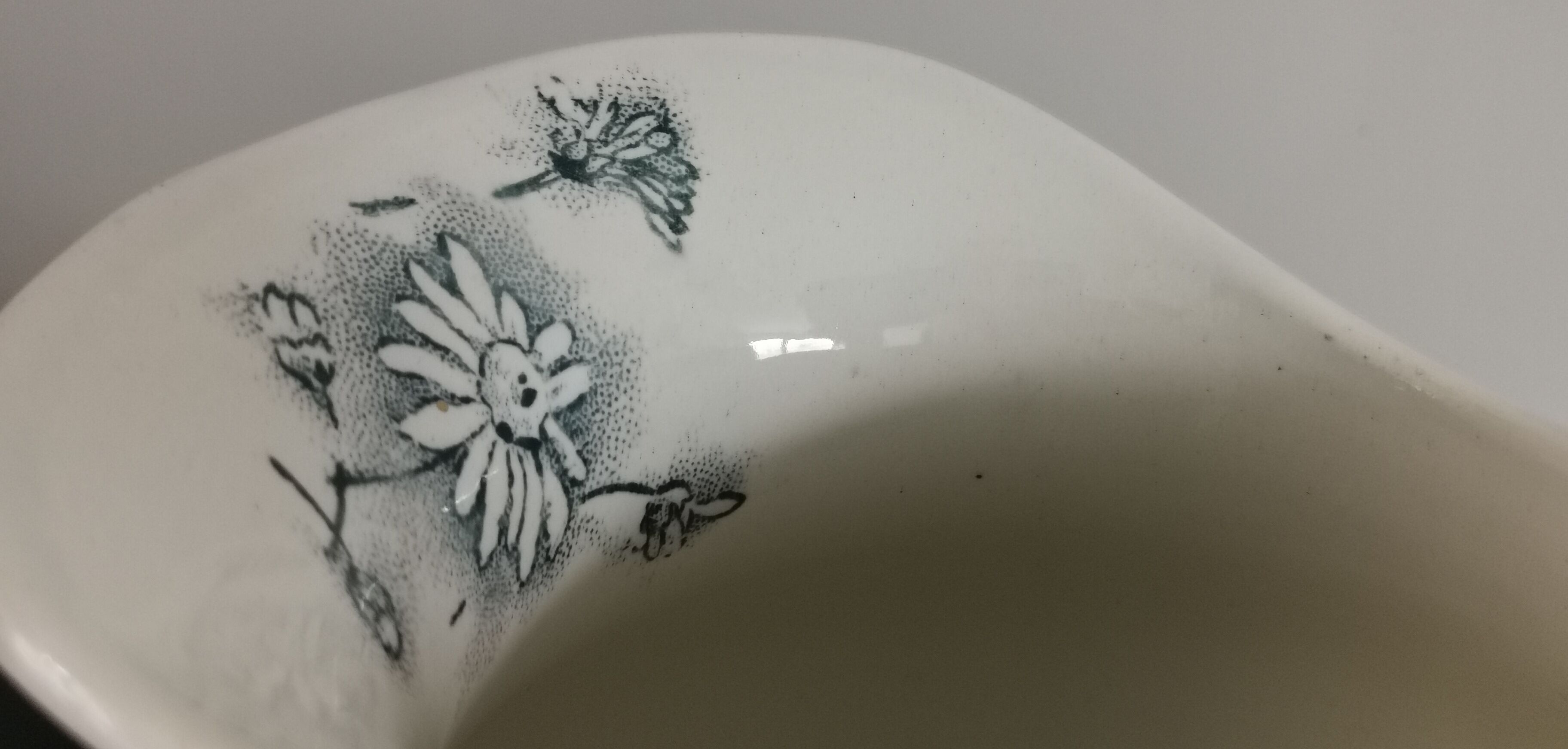 Broc and washbasin Iron Earth earthenware Givors