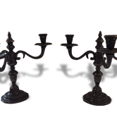 Paire de chandeliers en métal argenté