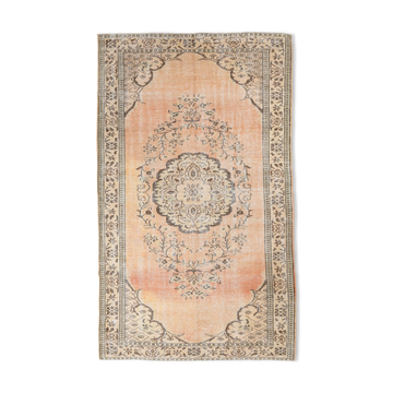 Madallion classic style distressed rug 266x161 cm