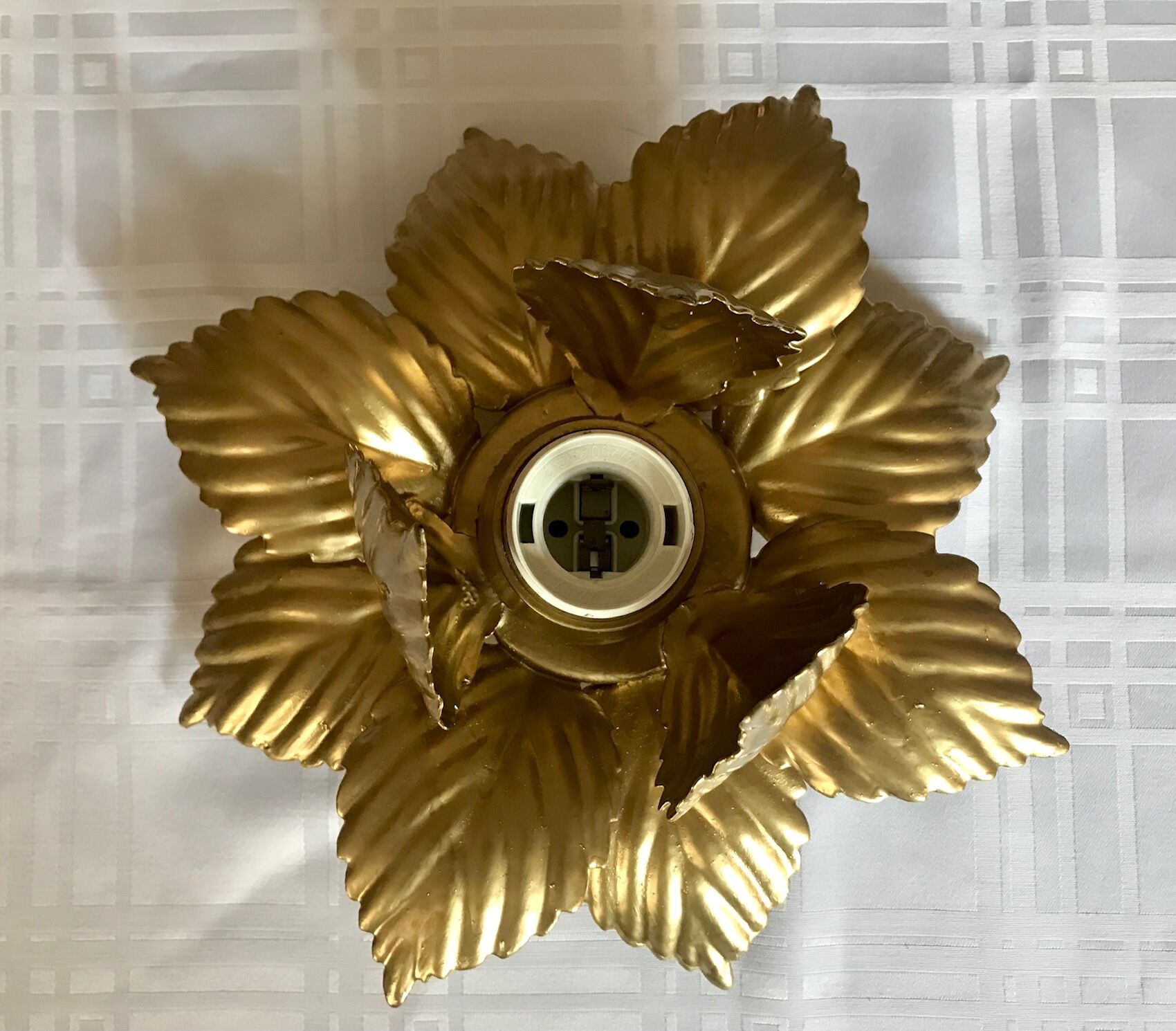 Golden flower wall lamp