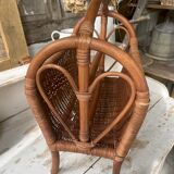 Magazine rack in turned wood and light brown rattan