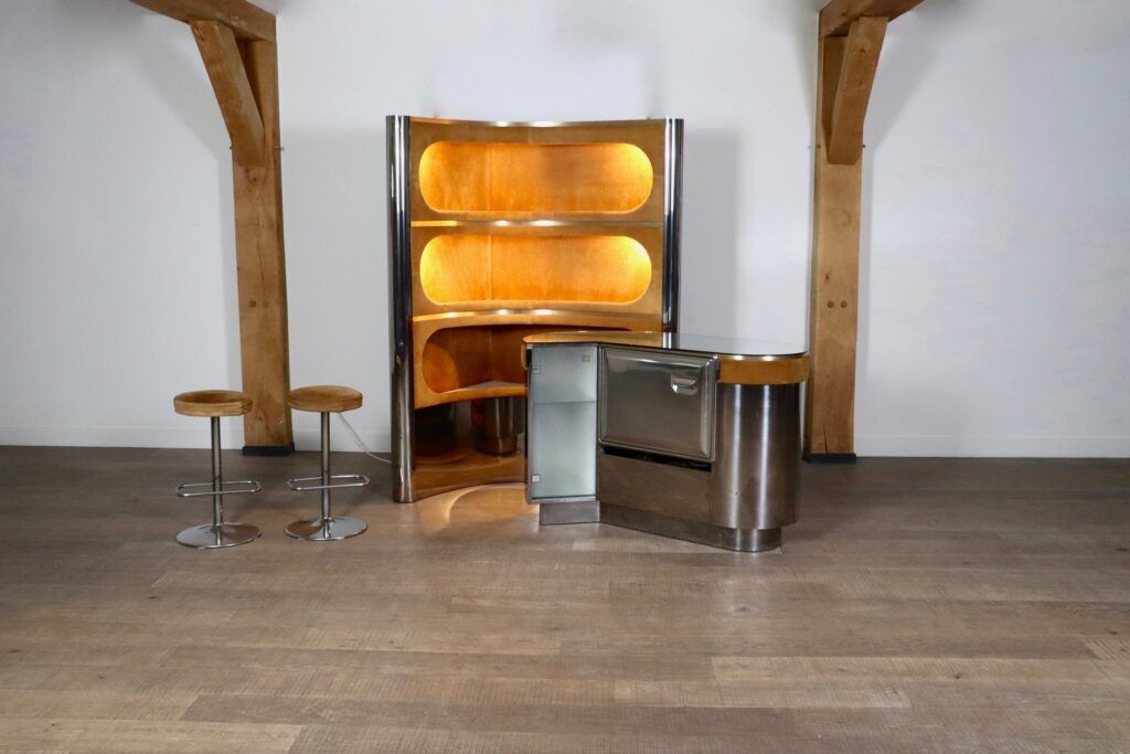 Suede and chrome dry bar with barstools in cognac by Willy Rizzo, Italy 1970s