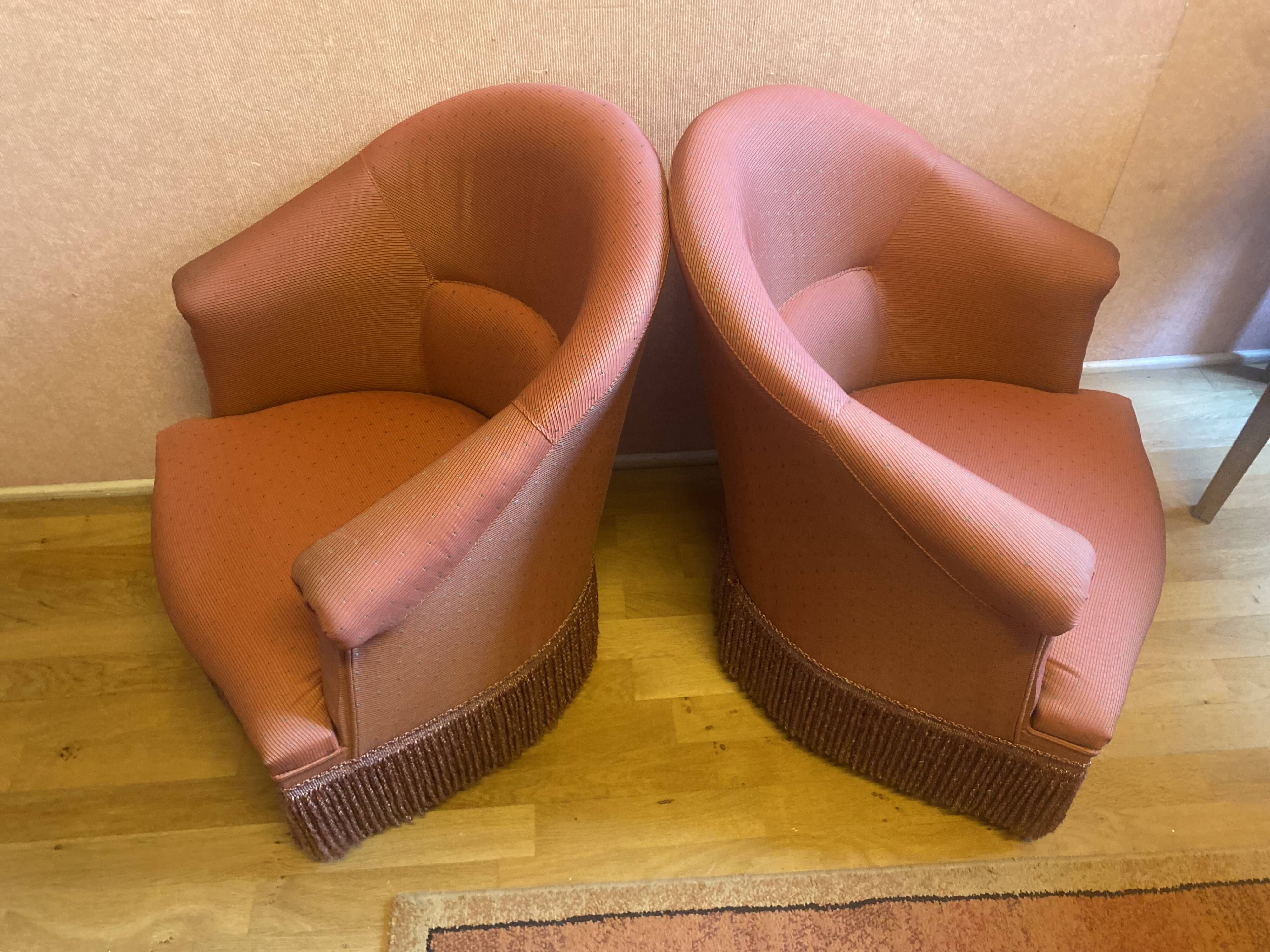 Pair of pink toad chairs