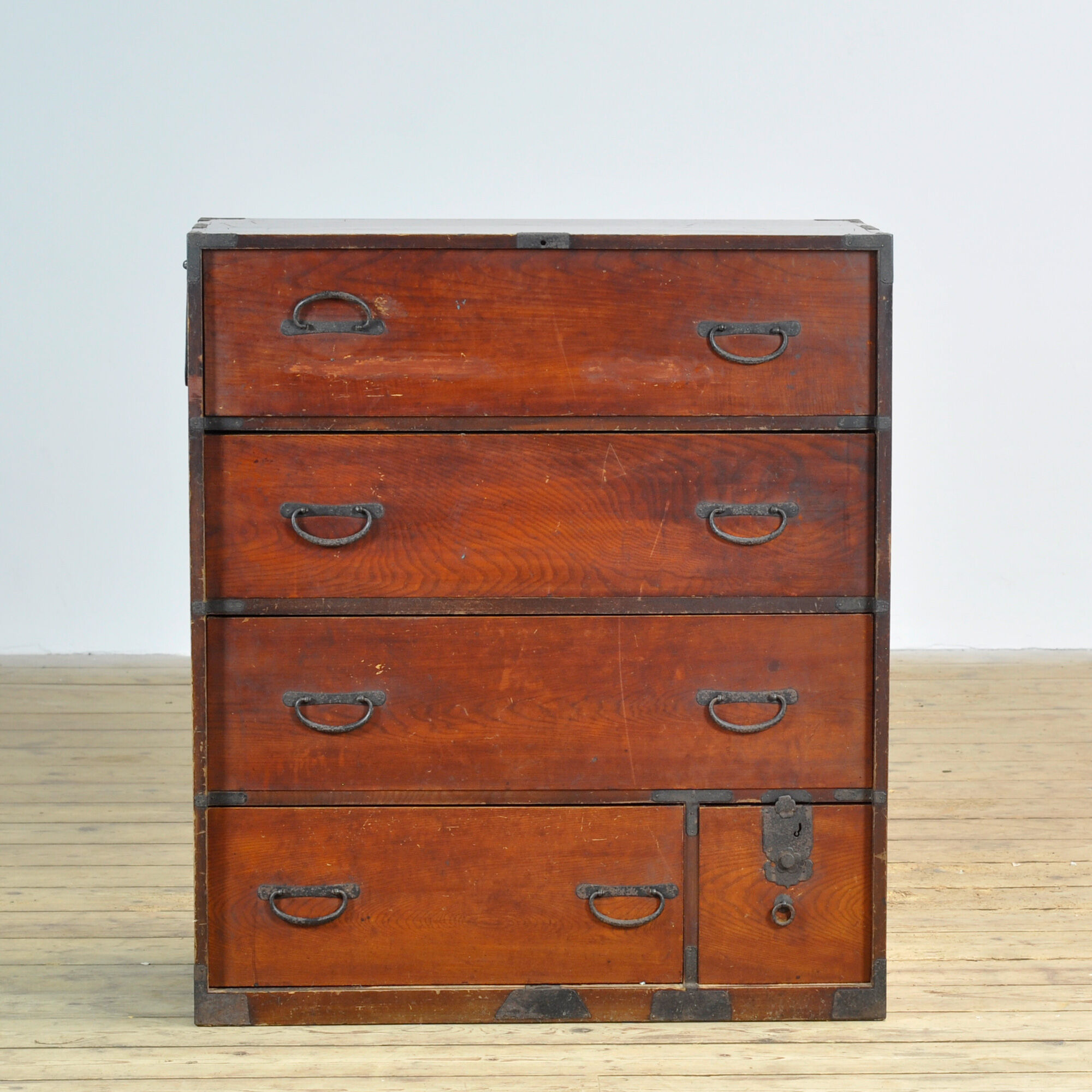 Commode Tansu japonaise, vers 1890