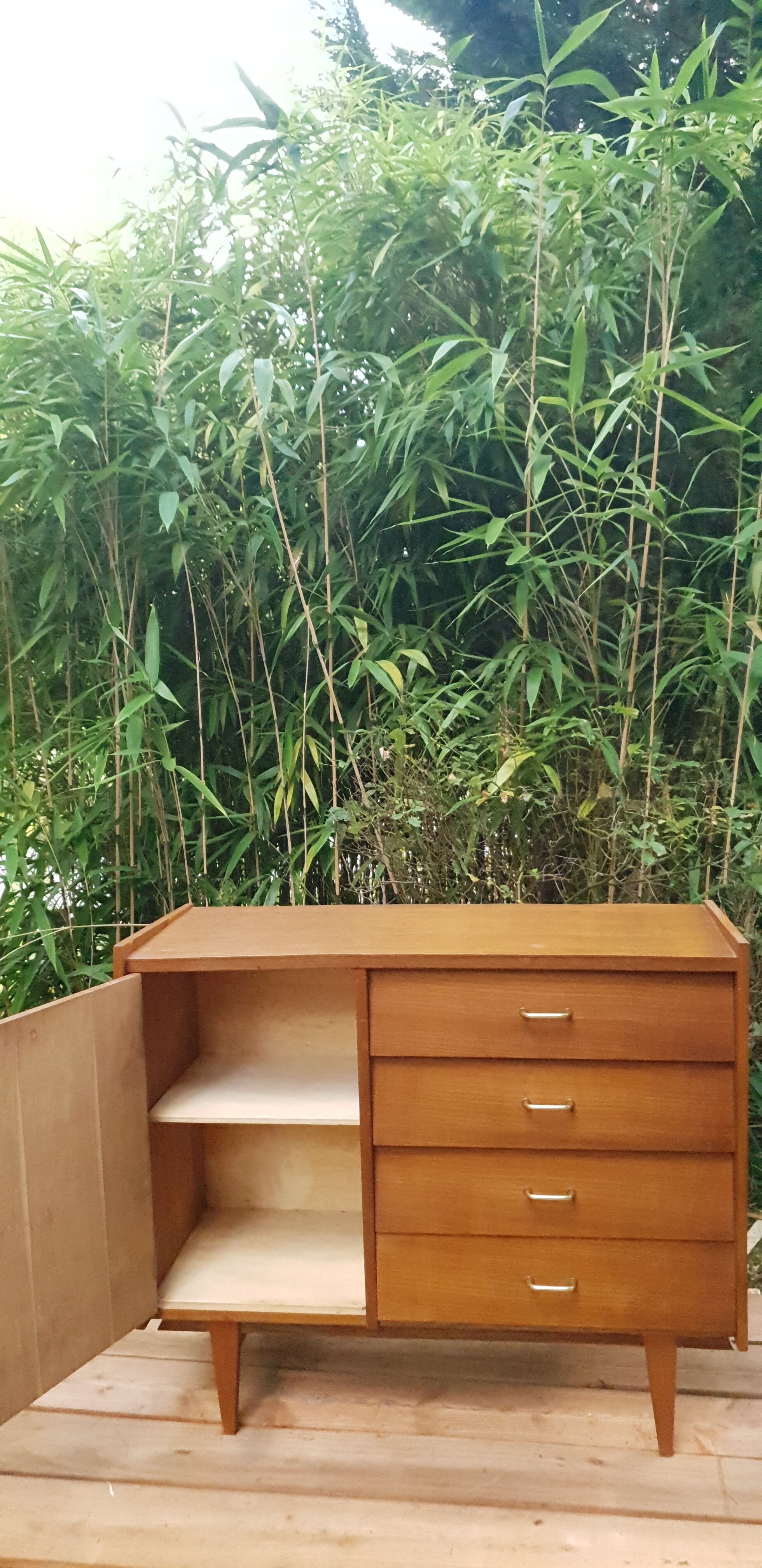 Chest of drawers four drawers a door