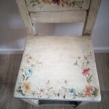 Chaise enfant en bois fleurie
