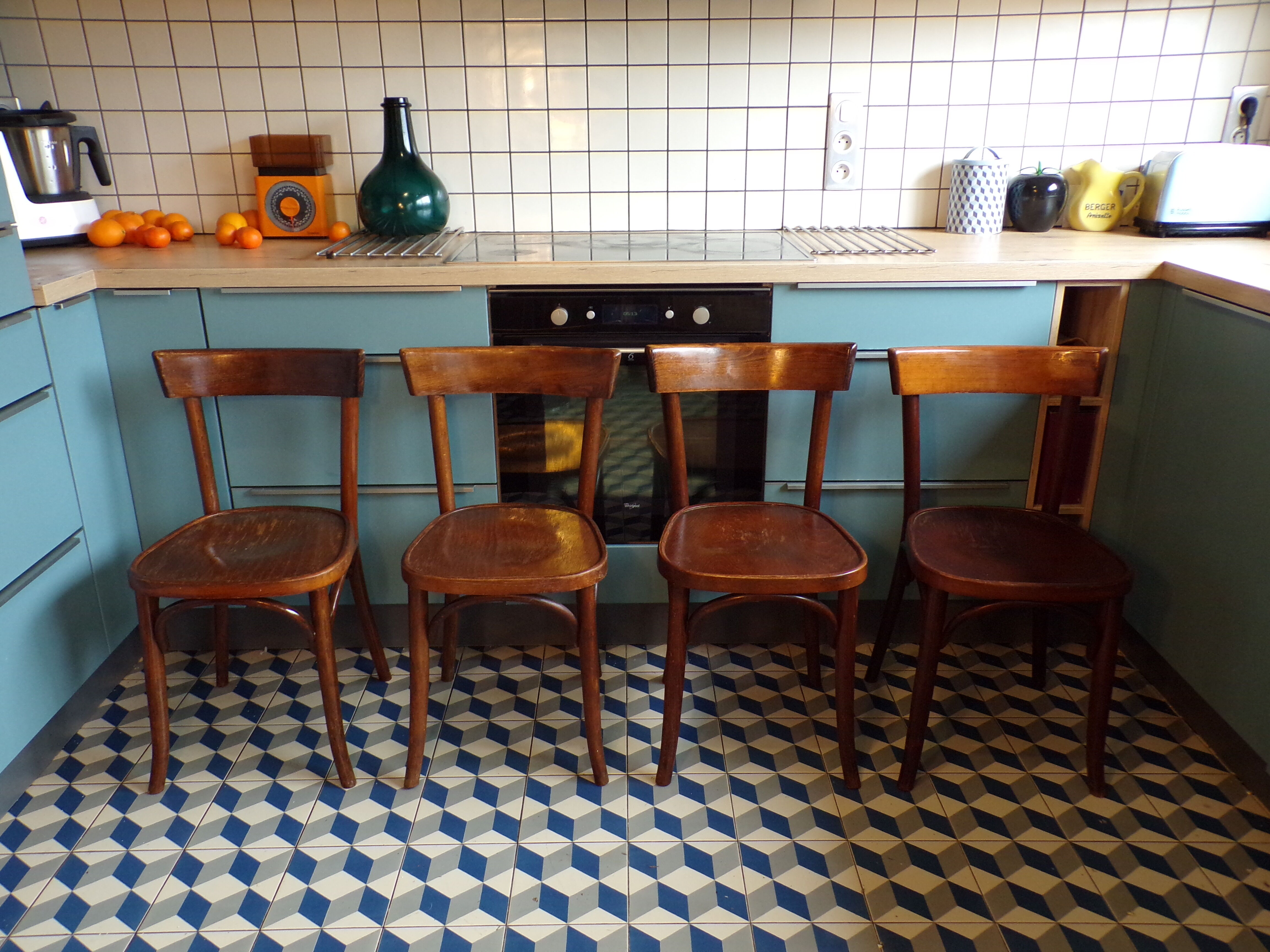 4 antique bistro chairs in bentwood