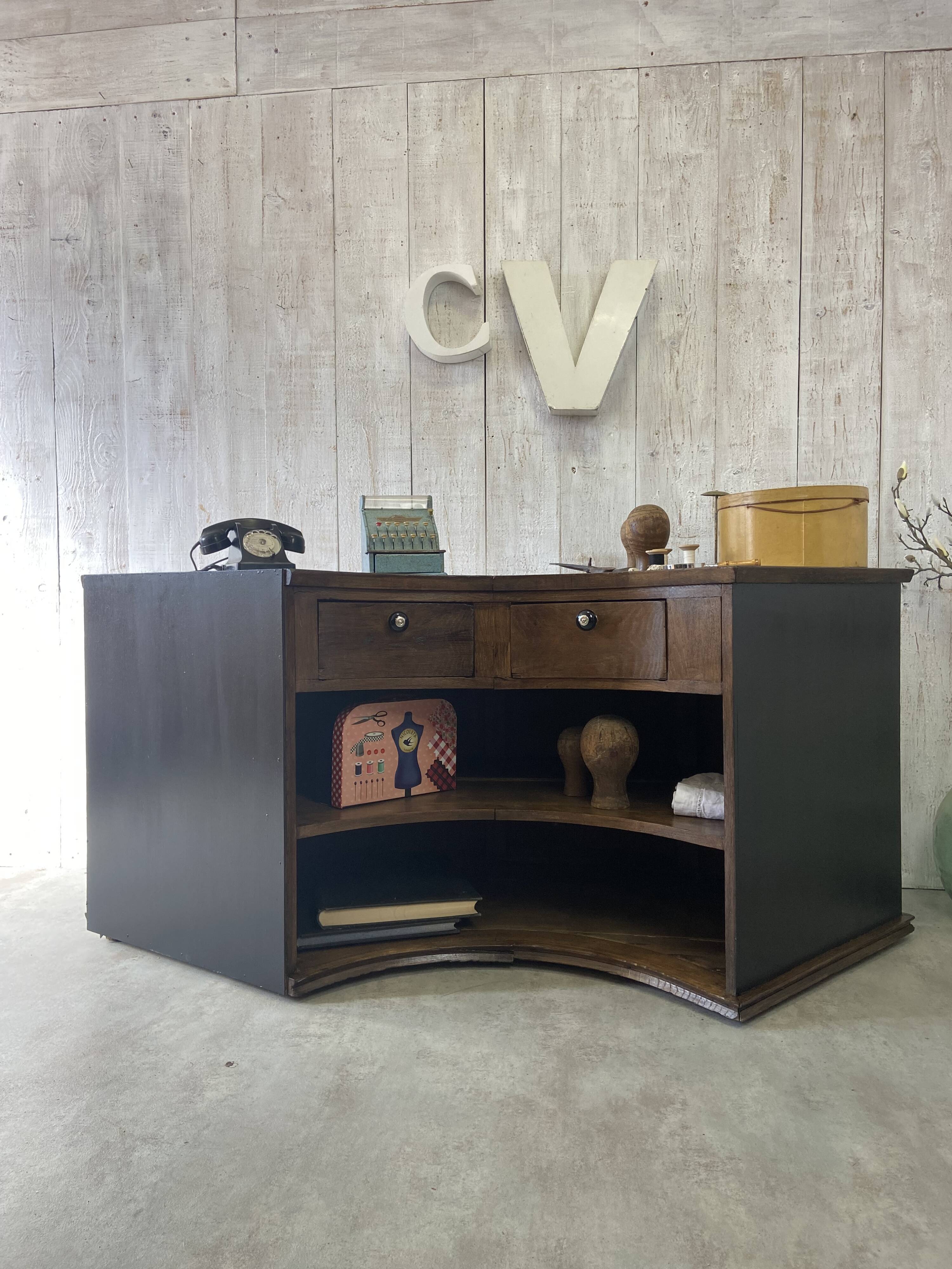 Ancien comptoir de mercerie