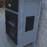 Furniture suitable for everywhere with a thick top, in solid wood