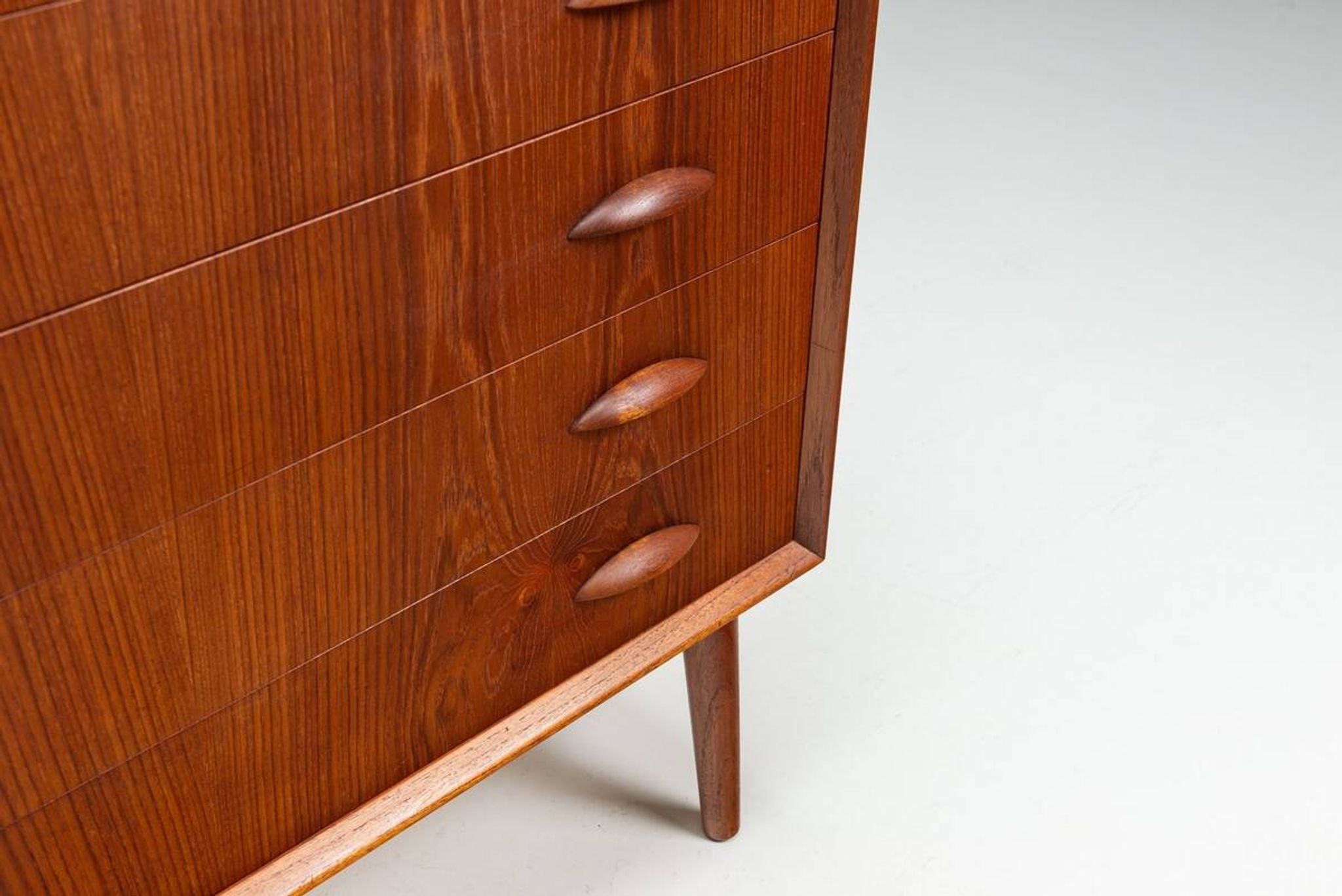 Commode Johannes Sorth en teck Nexo Mobelfabrik Danemark 1960