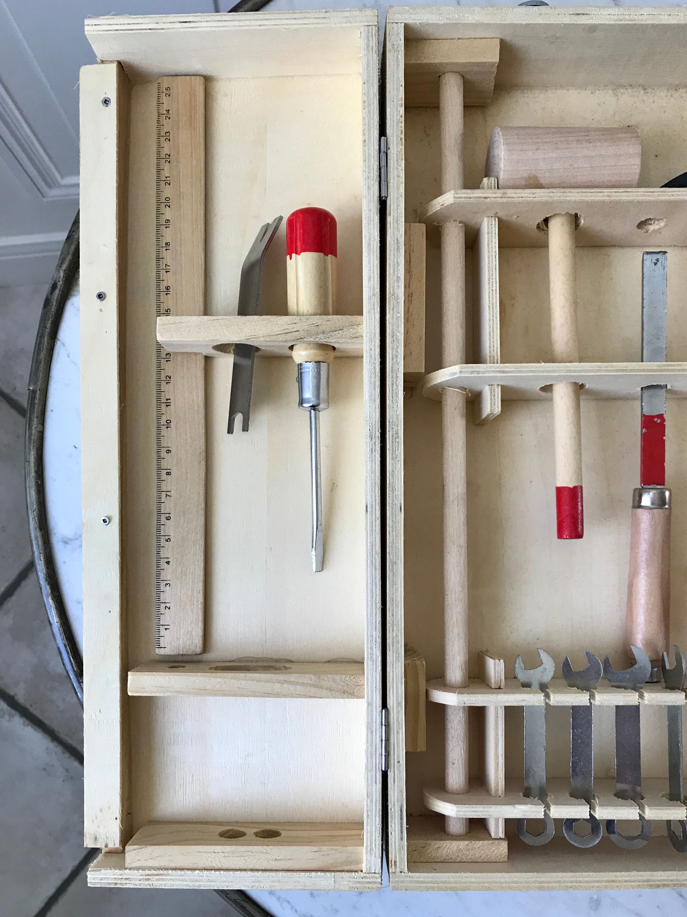 DIY toy box for kids vintage 50s