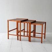 Ensemble de 3 tables gigognes scandinaves vintage en teck