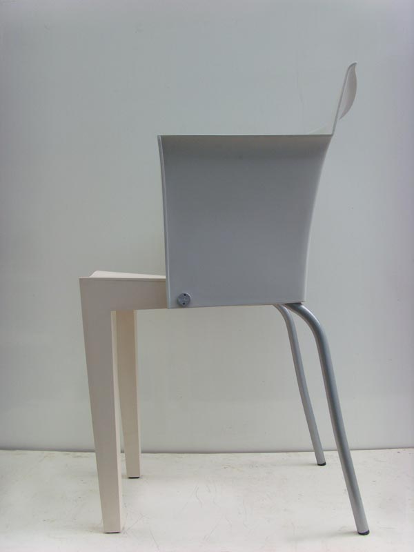 Chaise "super Glob" de Philippe Starck pour designer Kartell en 1991
