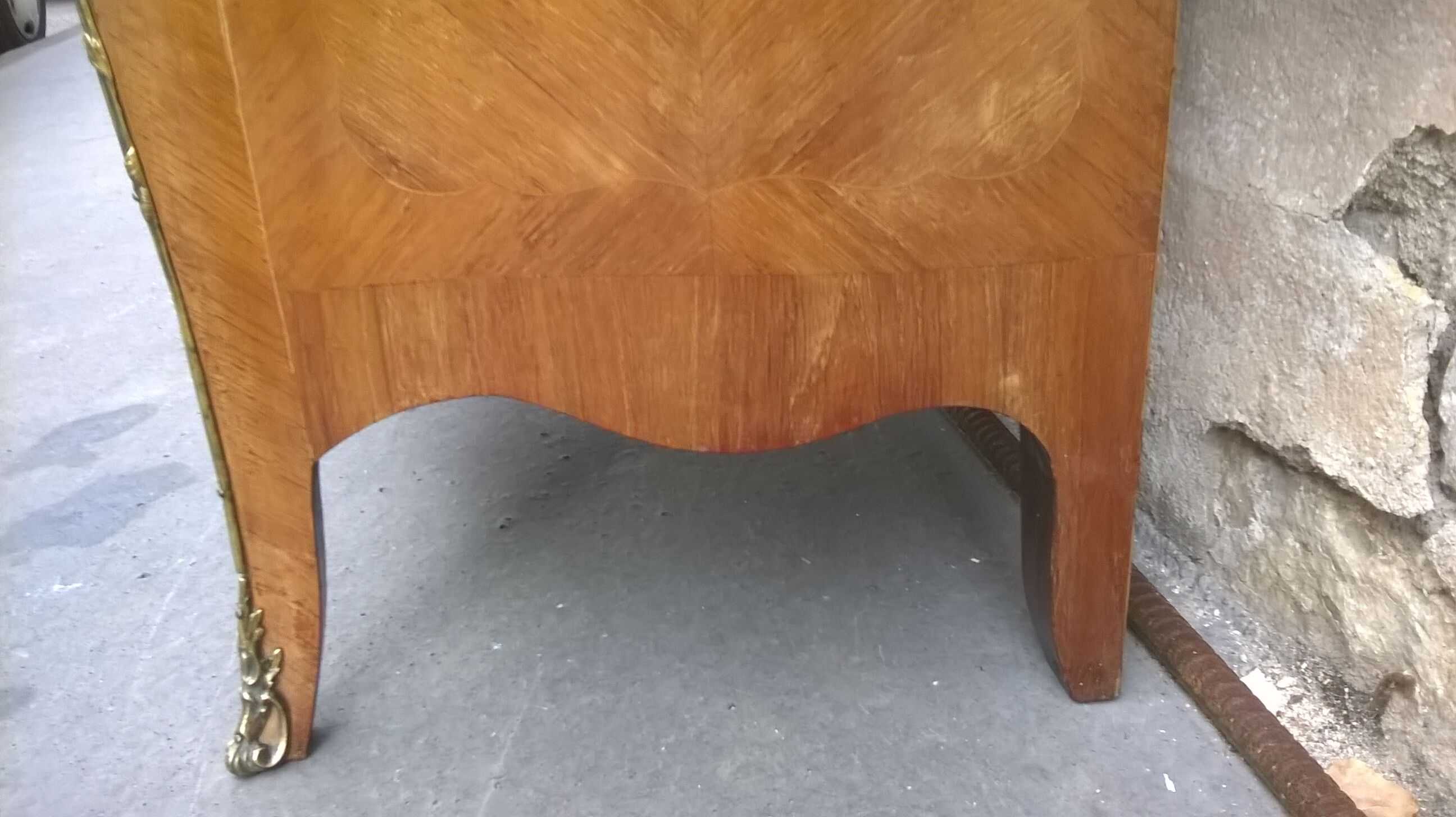 Louis XV rosewood dresser