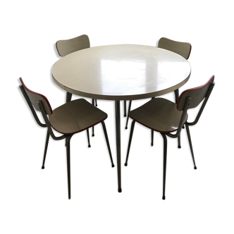 Chairs and round table formica