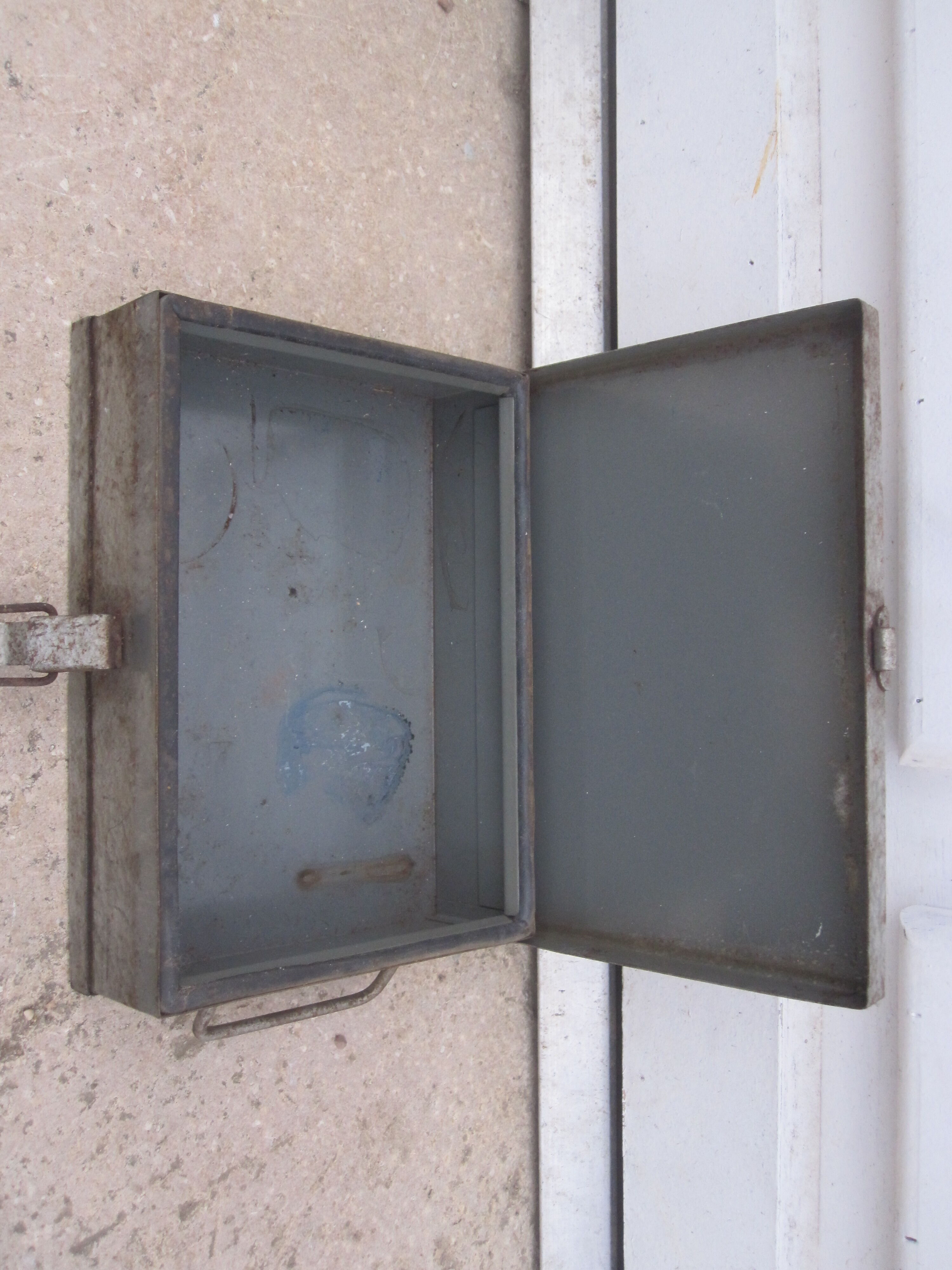 Emergency pharmacy 1940 box