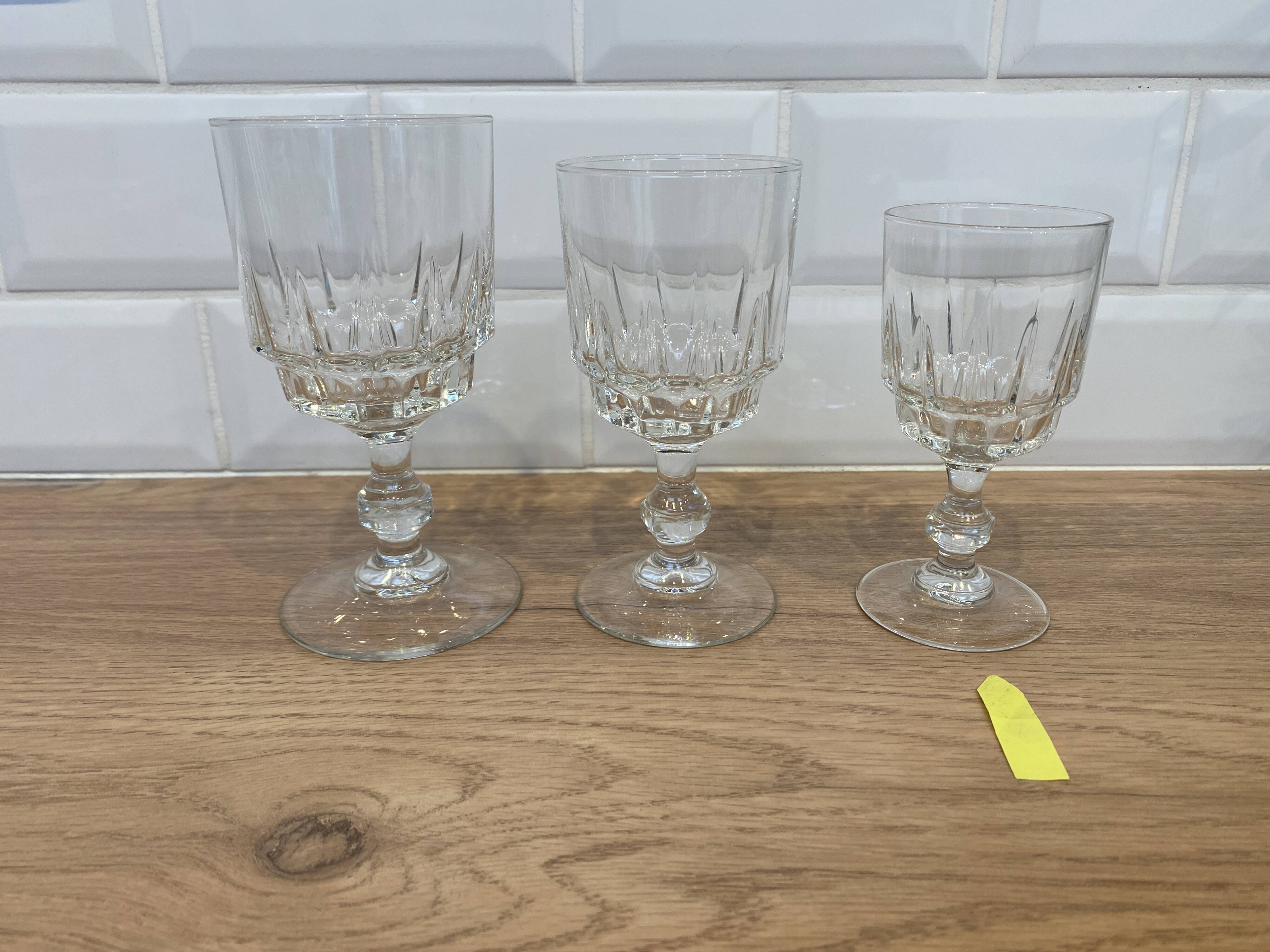 Set of 6 Luminarc Lance white wine glasses