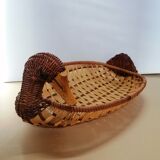 Braided wicker zoomorphic bread basket