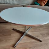 Arne Jacobsen table