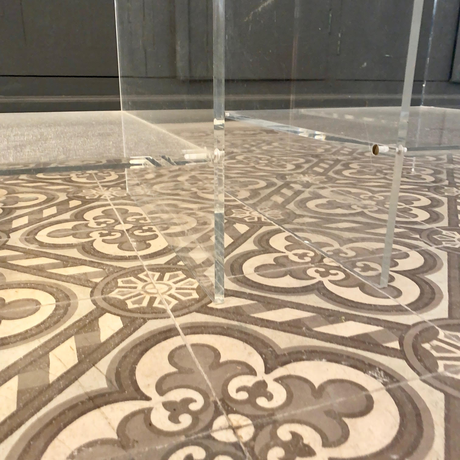 Pair of sofa pieces in plexiglass 1970/1980